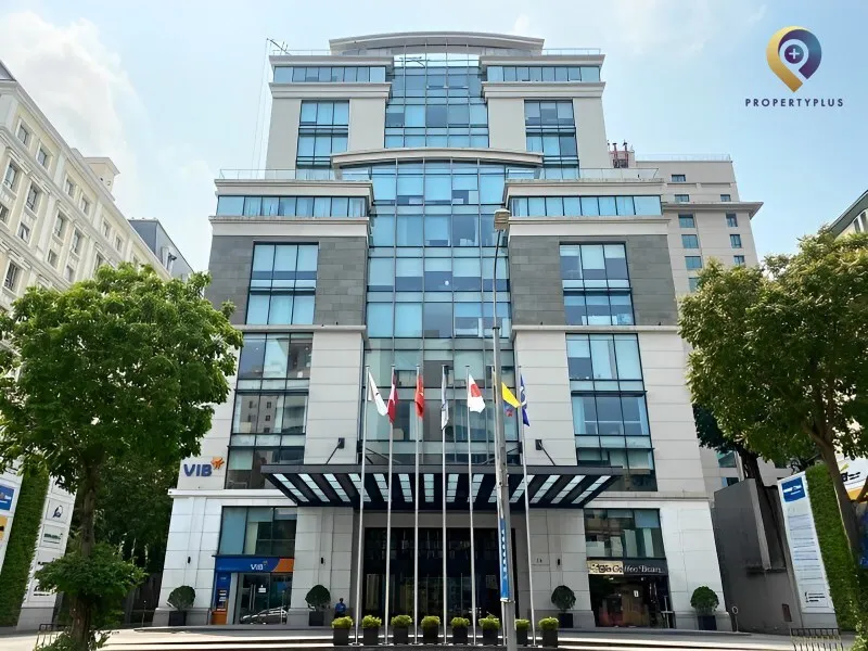 Toàn cảnh mặt trước Cornerstone Building tại quận Hoàn Kiếm